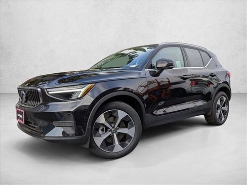New 2025 Volvo XC40 B5 Core w/ Protection Package Premier image 1