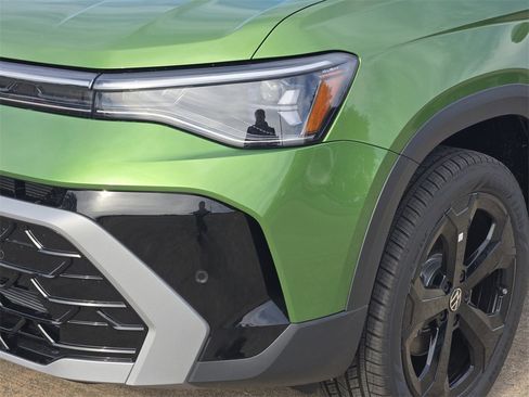 New 2026 Volkswagen Taos SEL image 6