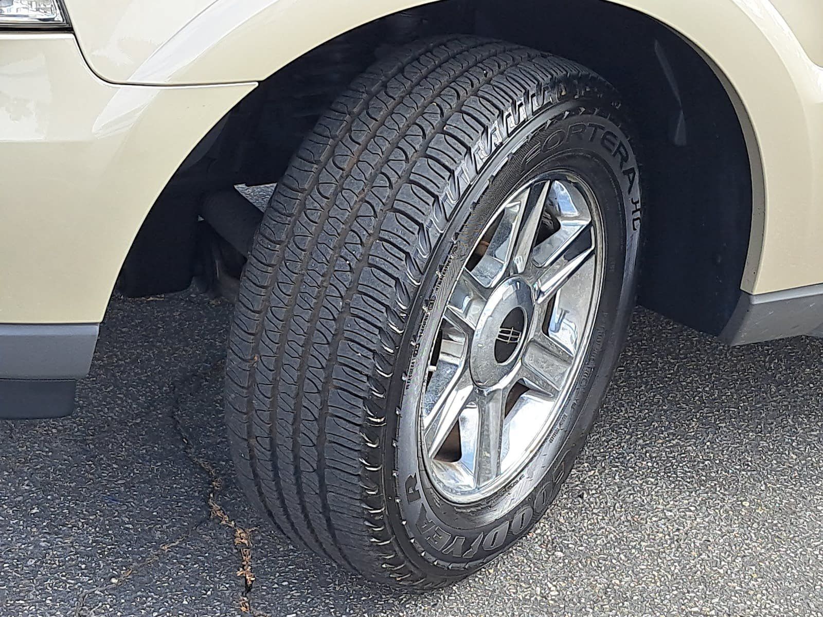 Used 2004 Lincoln Aviator 2WD image 36