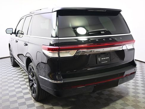 Used 2024 Lincoln Navigator Reserve AWD/4WD image 4