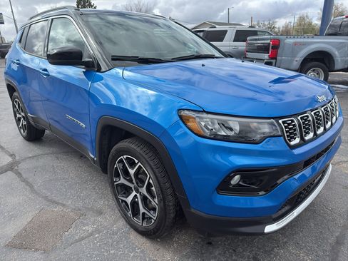 Used 2025 Jeep Compass Limited AWD/4WD image 4