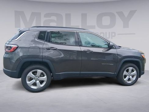 Used 2021 Jeep Compass Latitude w/ Sun and Sound Group AWD/4WD image 6