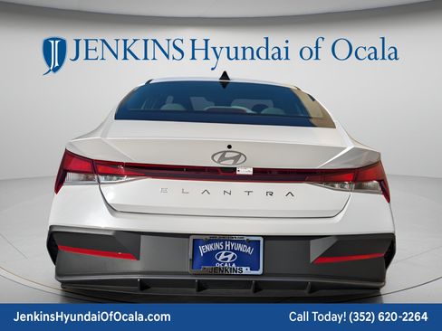 New 2026 Hyundai Elantra SE FWD image 5