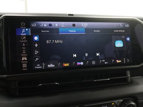 Used 2025 Jeep Wrangler Unlimited Sahara AWD/4WD image 46