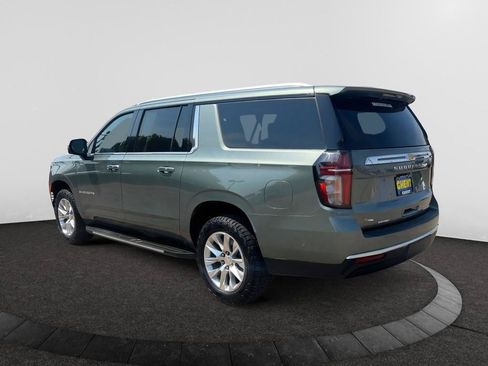 Used 2023 Chevrolet Suburban Premier w/ Advanced Technology Package AWD/4WD image 3