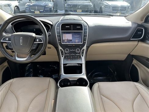 Certified 2020 Lincoln Nautilus Reserve w/ Equipment Group 201A image 15