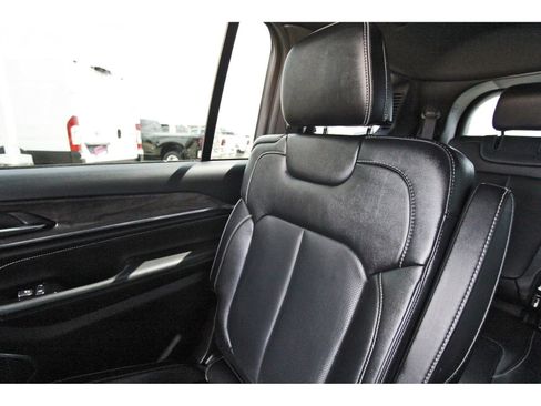 Used 2023 Jeep Grand Cherokee L Overland RWD image 14