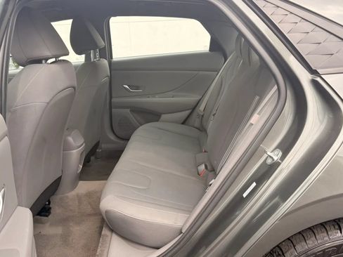 Used 2024 Hyundai Elantra SEL FWD image 13