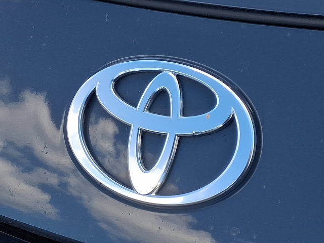 Used 2025 Toyota Prius LE FWD image 9