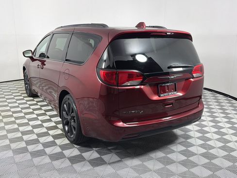 Used 2019 Chrysler Pacifica Touring-L Plus w/ Advanced Safetytec Group FWD image 5