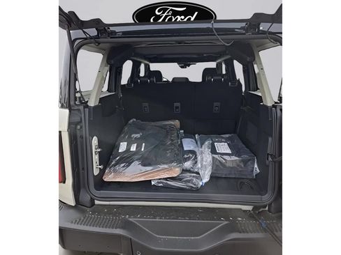 New 2026 Ford Bronco Badlands AWD/4WD image 14