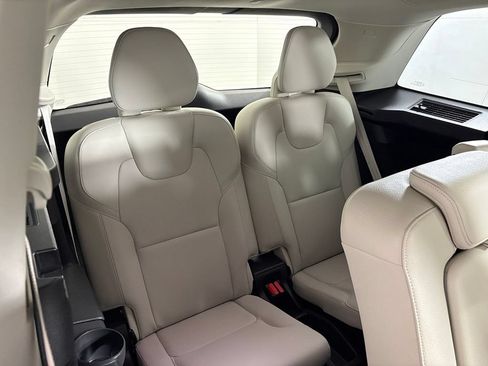 Used 2024 Volvo XC90 B5 Plus AWD/4WD image 39