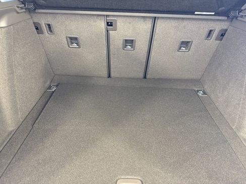 New 2026 Porsche Macan image 17