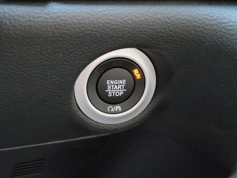 New 2026 Chrysler Pacifica Select image 32