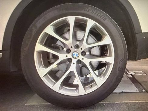 Used 2019 BMW X5 xDrive40i w/ Convenience Package AWD/4WD image 13