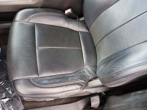 Used 2018 Ford Expedition XLT w/ Equipment Group 201A image 27