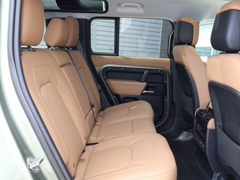 Certified 2025 Land Rover Defender 110 S AWD/4WD image 28