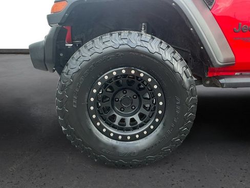 Used 2021 Jeep Wrangler Sport AWD/4WD image 13