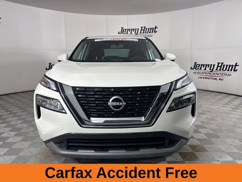 Used 2023 Nissan Rogue SV FWD image 3