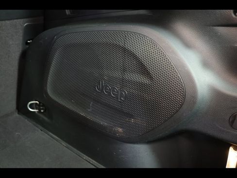 Used 2022 Jeep Cherokee Trailhawk w/ Sun, Sound & Nav Group image 29