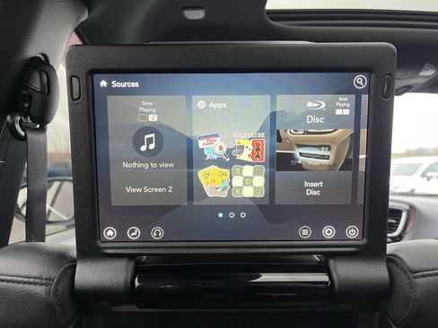 Used 2019 Chrysler Pacifica Touring-L image 19