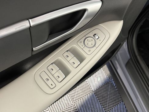 Used 2025 Hyundai Sonata SE image 15