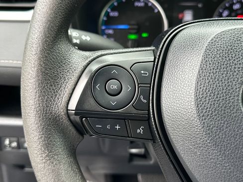 Used 2020 Toyota RAV4 LE AWD/4WD image 19