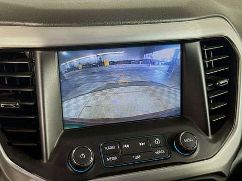 Used 2019 GMC Acadia SLT w/ Black Edition image 19