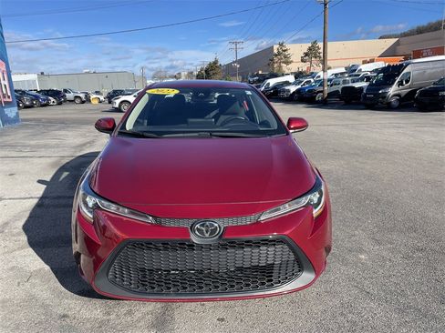 Used 2022 Toyota Corolla LE image 5