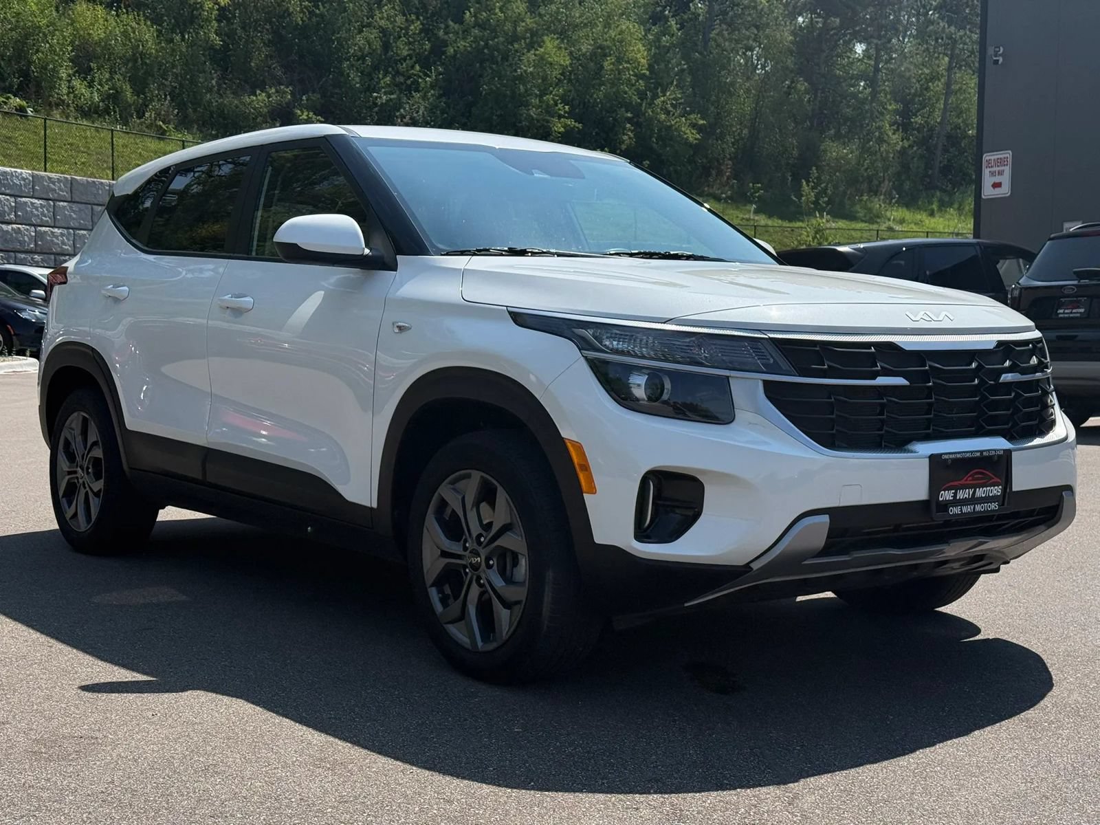 Used 2024 Kia Seltos LX AWD/4WD image 7