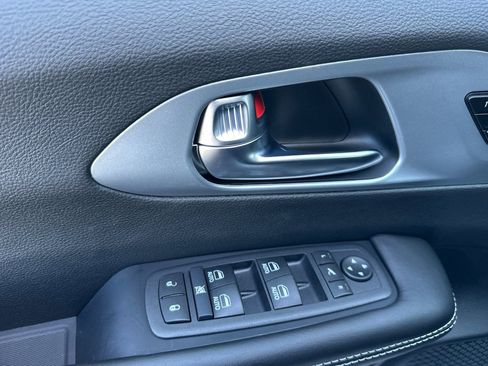 New 2026 Chrysler Pacifica Limited image 13