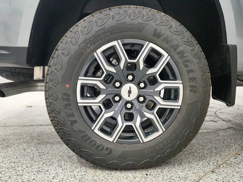 Used 2026 Chevrolet Colorado Z71 w/ Technology Package AWD/4WD image 30