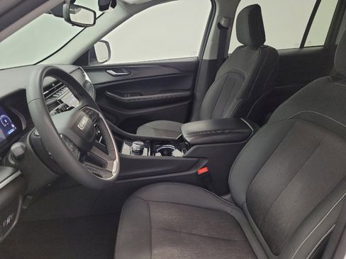 Used 2023 Jeep Grand Cherokee Laredo image 17