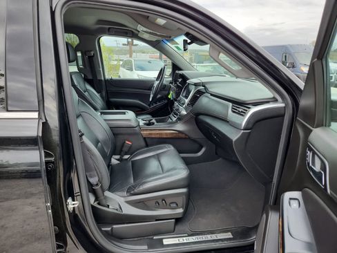 Used 2020 Chevrolet Suburban LT image 21