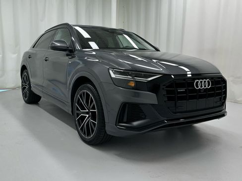Used 2020 Audi Q8 Premium Plus w/ Premium Plus Package AWD/4WD image 2