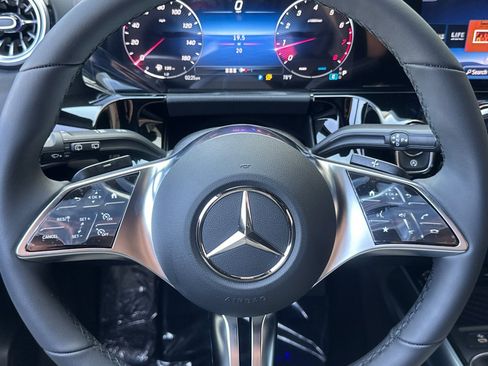 Certified 2025 Mercedes-Benz GLA 250 4MATIC image 23