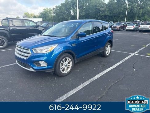 Used 2019 Ford Escape SE FWD image 2