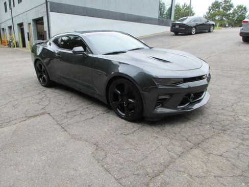 Used 2017 Chevrolet Camaro SS RWD image 6