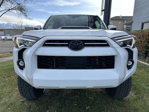 Used 2023 Toyota 4Runner SR5 Premium image 13