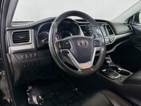 Used 2014 Toyota Highlander XLE image 9