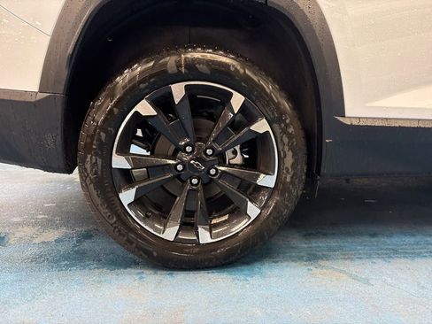 New 2026 Chevrolet Equinox RS w/ LPO, Floor Liner Package FWD image 5