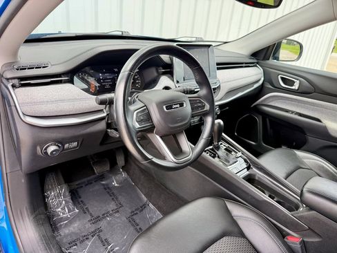 Used 2022 Jeep Compass Latitude w/ Convenience Group AWD/4WD image 10