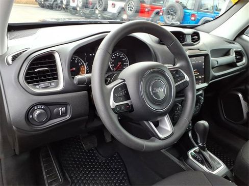 Certified 2023 Jeep Renegade Latitude image 23