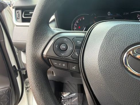 Used 2025 Toyota RAV4 LE AWD/4WD image 28