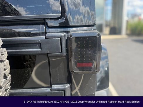 Used 2015 Jeep Wrangler Unlimited Rubicon image 17