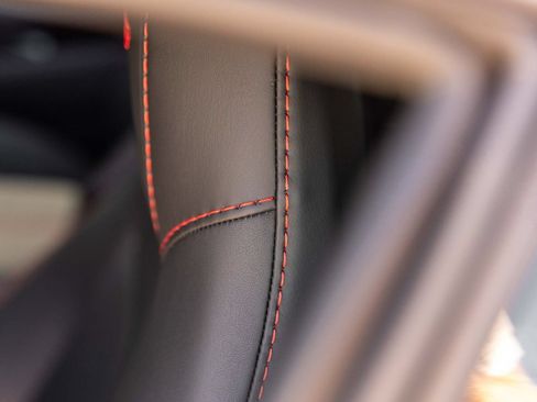 Used 2021 Aston Martin V8 Vantage Coupe RWD image 34