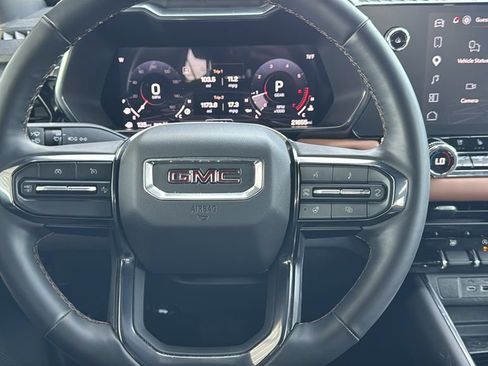 Used 2025 GMC Canyon AT4 w/ Technology Plus Package AWD/4WD image 11