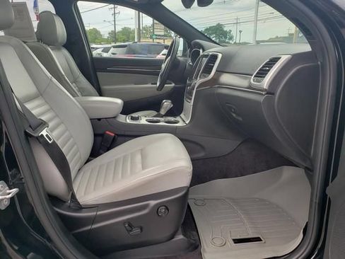 Used 2018 Jeep Grand Cherokee Limited AWD/4WD image 19