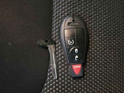 Used 2021 Jeep Cherokee Latitude FWD image 32