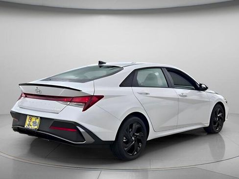 Used 2026 Hyundai Elantra Sport w/ Cargo Package FWD image 7